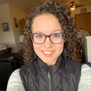 Meet your Posher, Janira